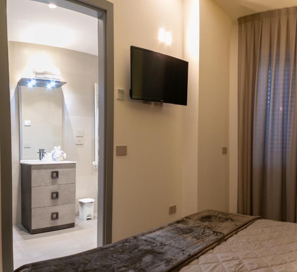 Brigante Suites Misano Adriatico Exteriör bild